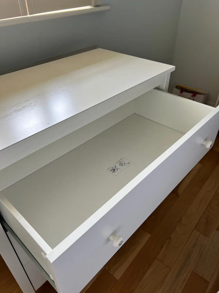 FREE Chest of Drawers - Image 3
