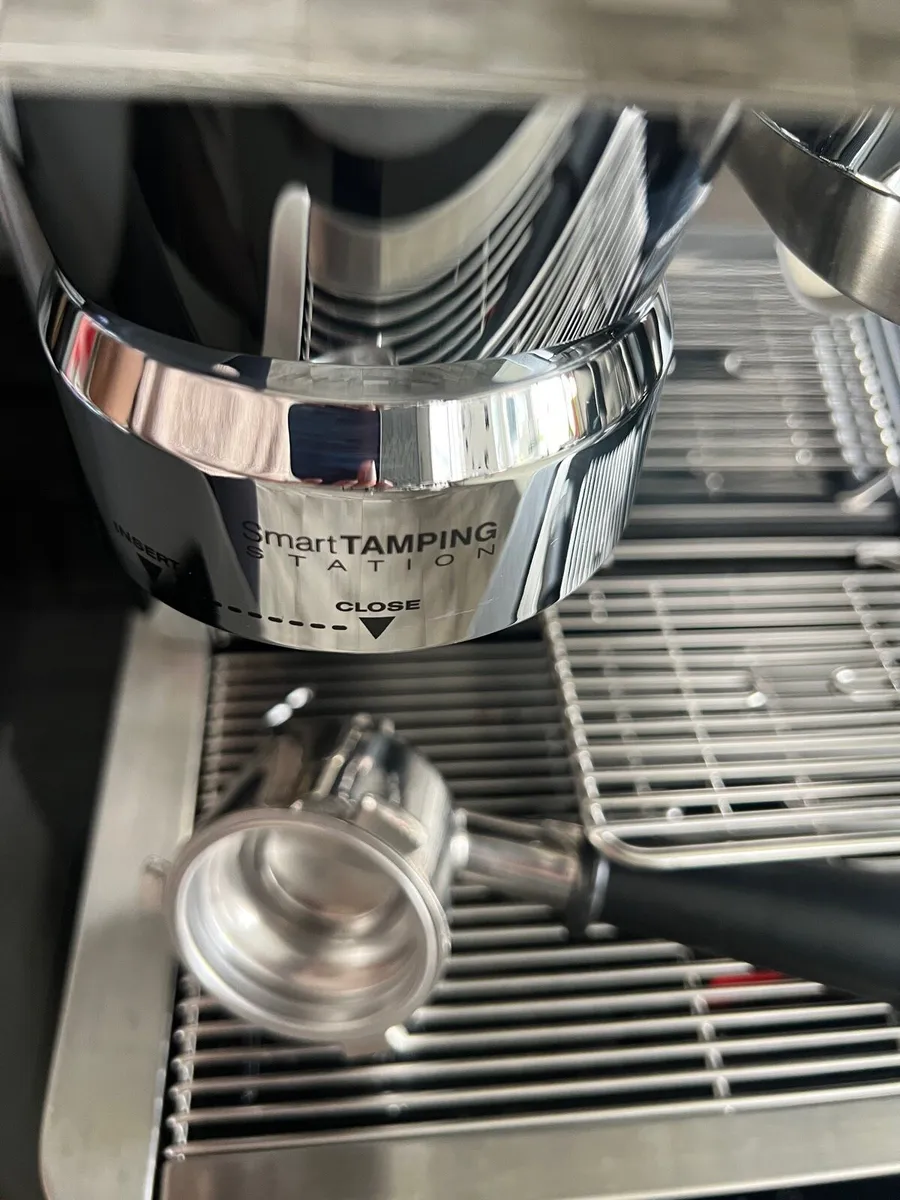 Delonghi La Specialista Maestro coffee machine - Image 3