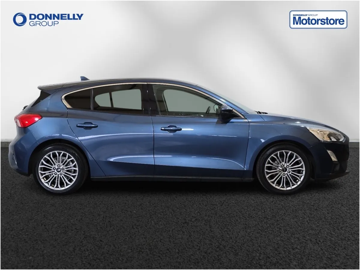 Ford Focus Hatchback Titanium X - Image 3