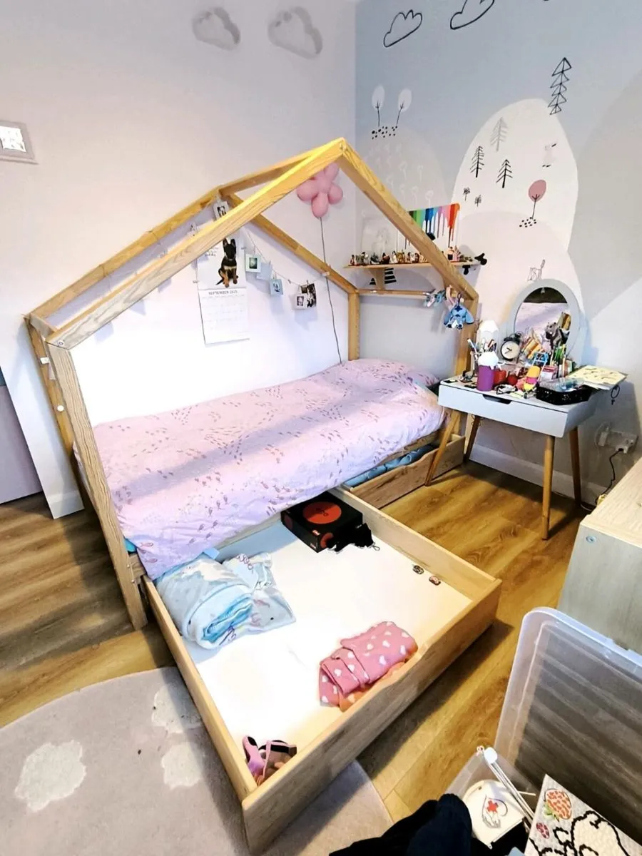 House bed with mattress , single - Image 2