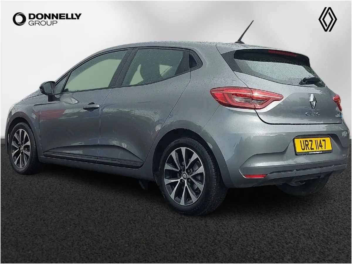 Renault Clio Hatchback Evolution - Image 2