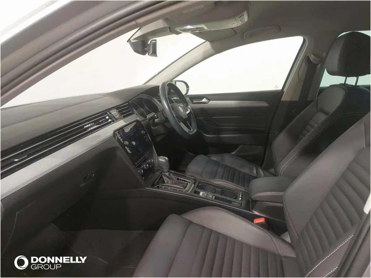 Volkswagen Passat Diesel Saloon SEL - Image 2