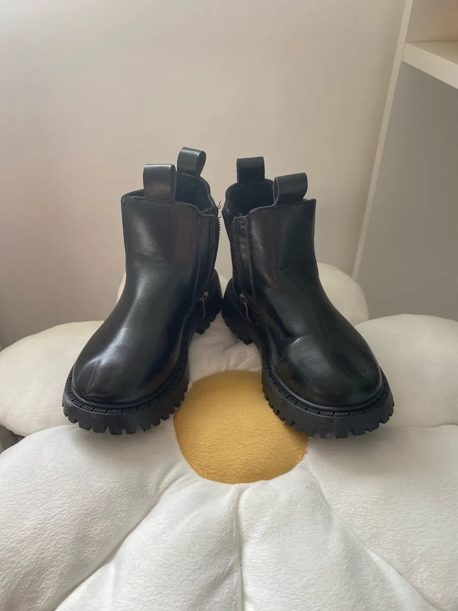 Girls Boots - Image 1