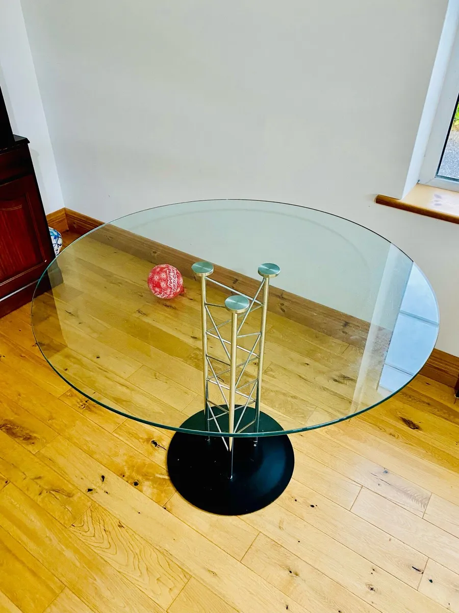 Round Table - Glass Top - Image 1