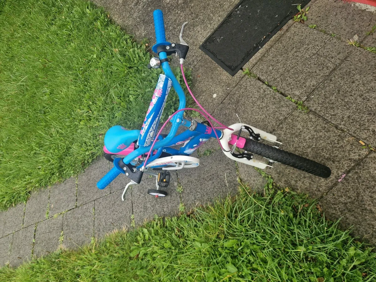 smyths 18 inch miami girls bike - Image 3