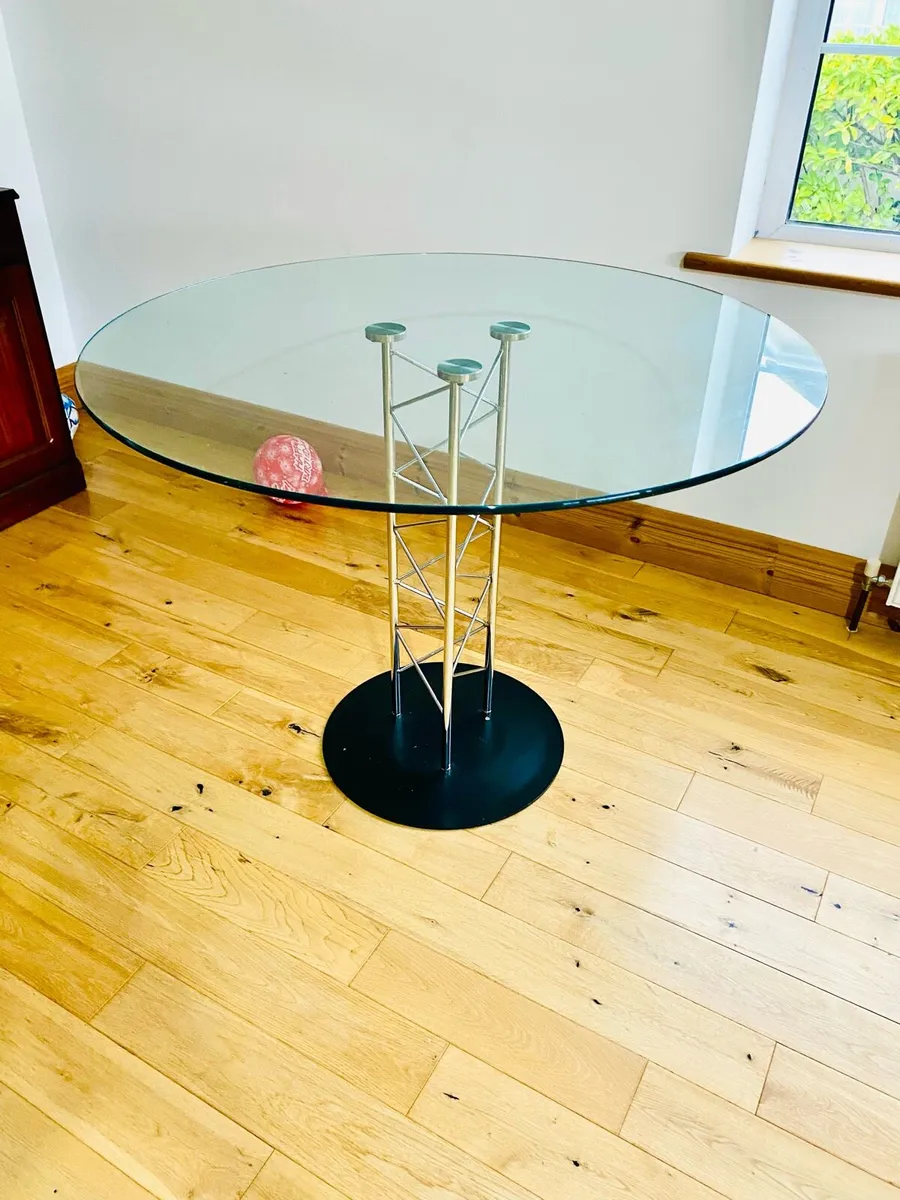 Round Table - Glass Top - Image 3
