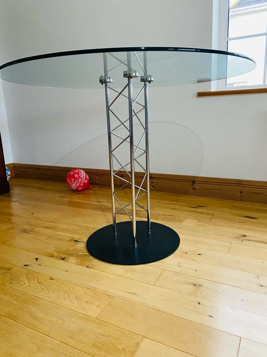 Round Table - Glass Top - Image 4