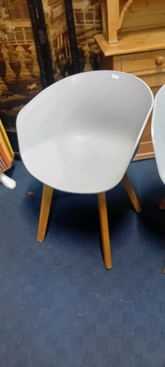 Quality Modern Tub Dining Chair - Image 1