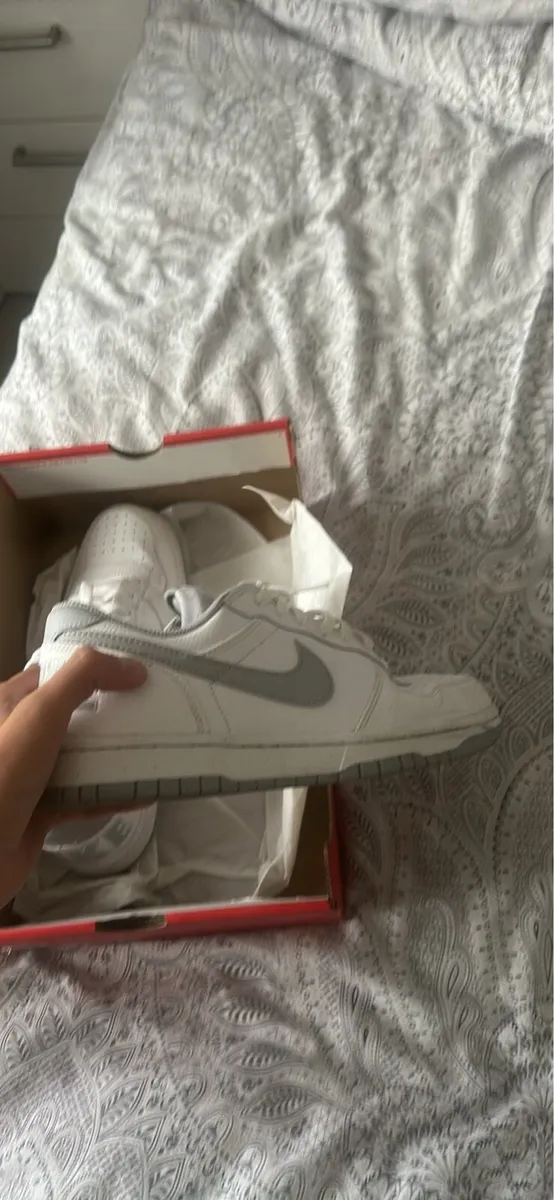 Nike shoes low dunk - Image 1