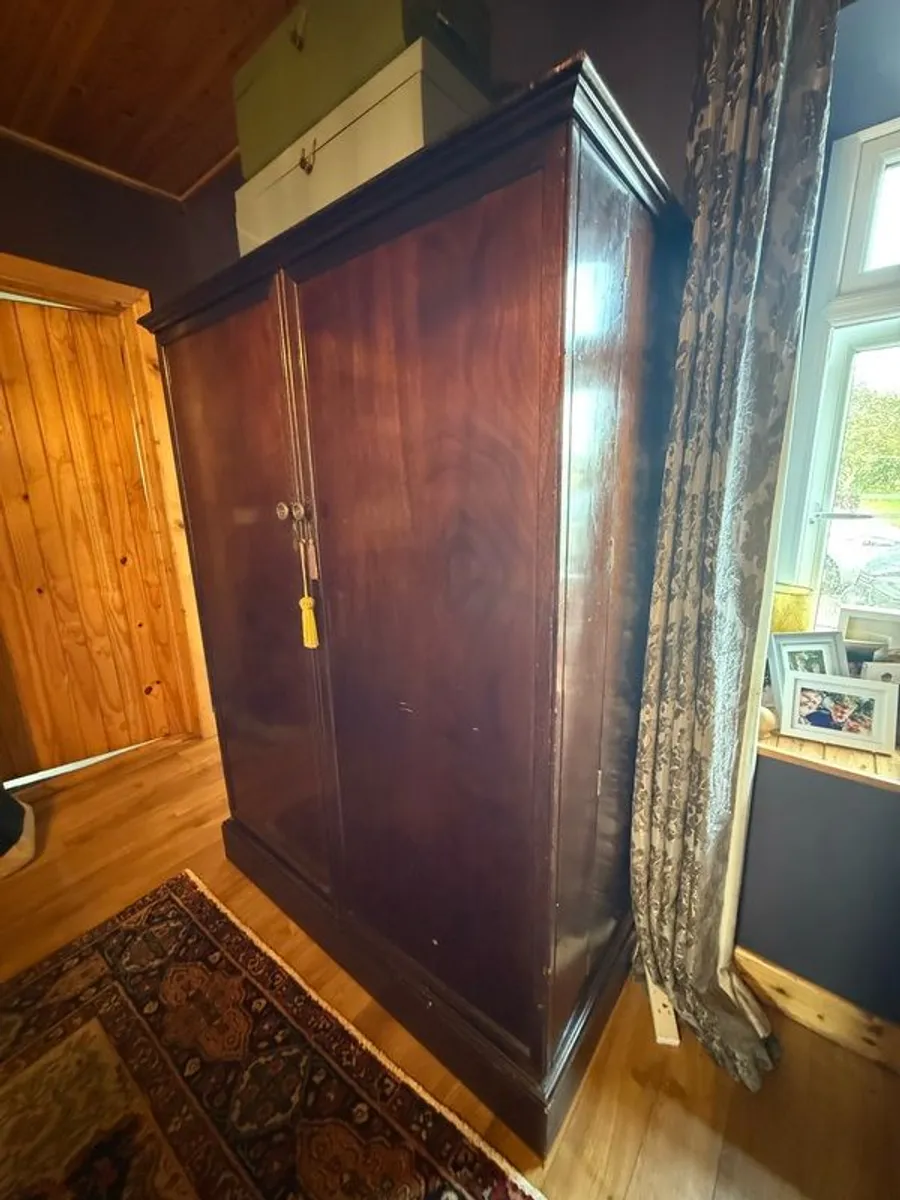 Men's Mahogany 1920's Compactom Wardrobe - Image 2