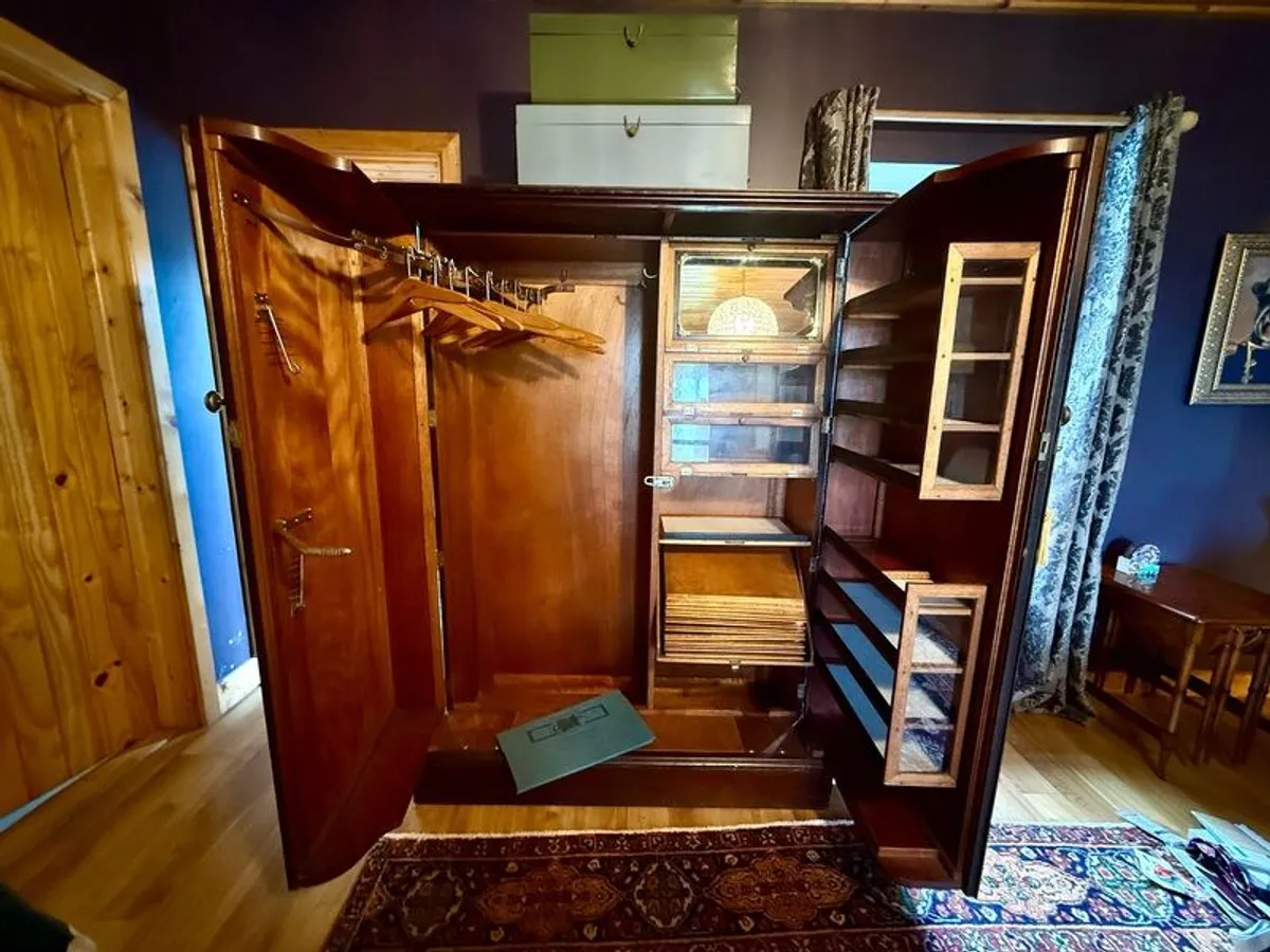 Men's Mahogany 1920's Compactom Wardrobe - Image 4