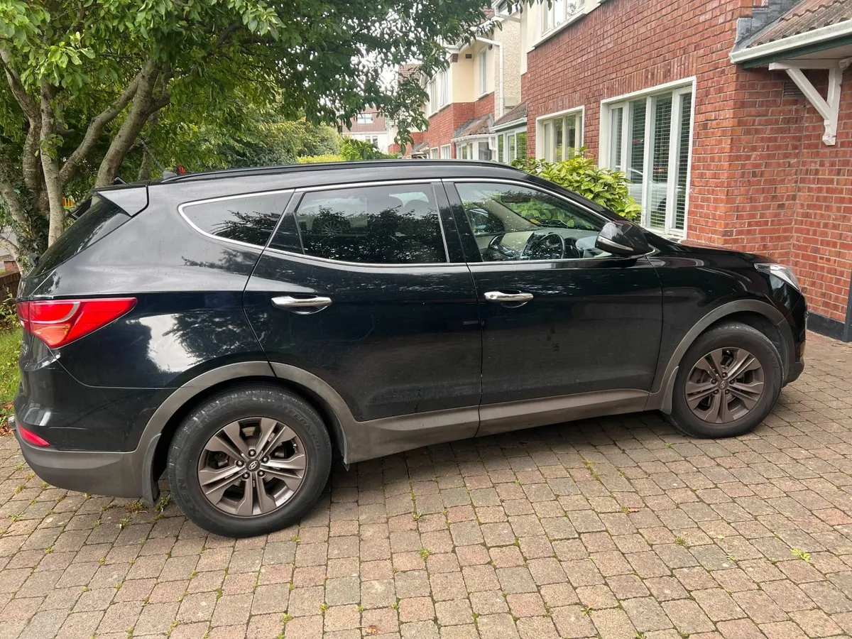 Hyundai Santa Fe 2015 - Image 2