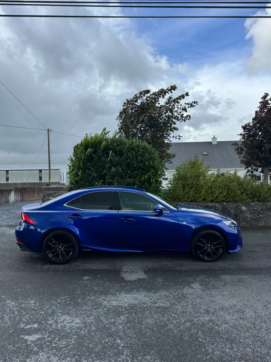 Lexus IS 2016.  F-SPORT - Image 2