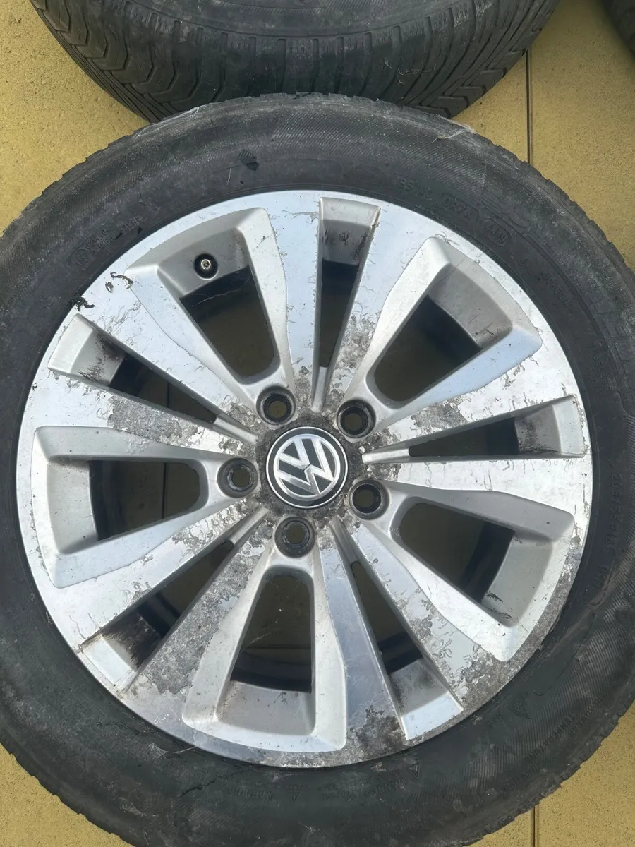 Volkswagen Golf 2013 - Image 1