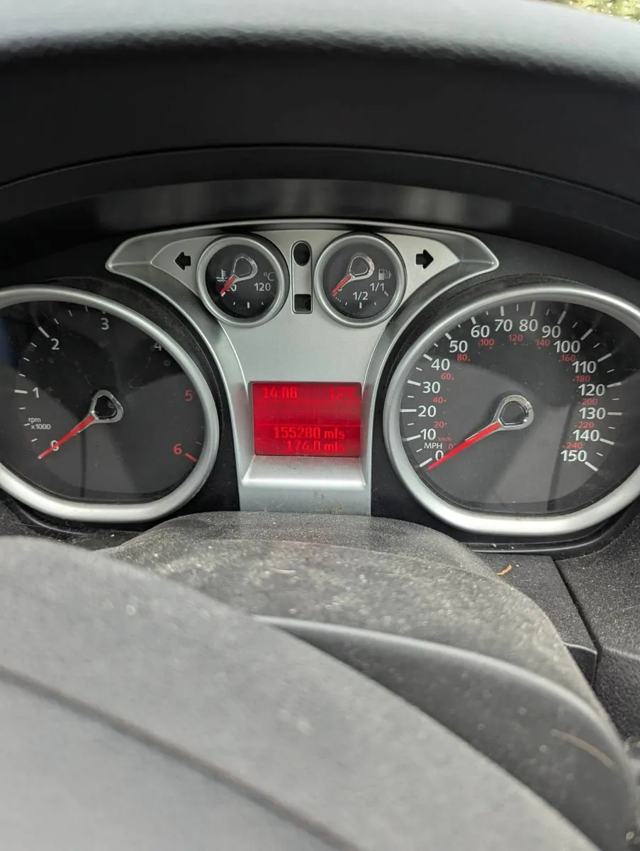 Ford Focus 2010 - Image 2