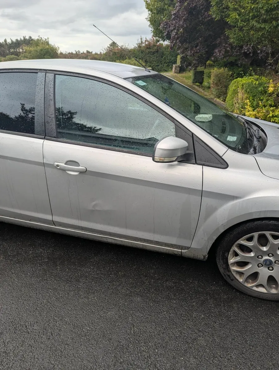 Ford Focus 2010 - Image 3