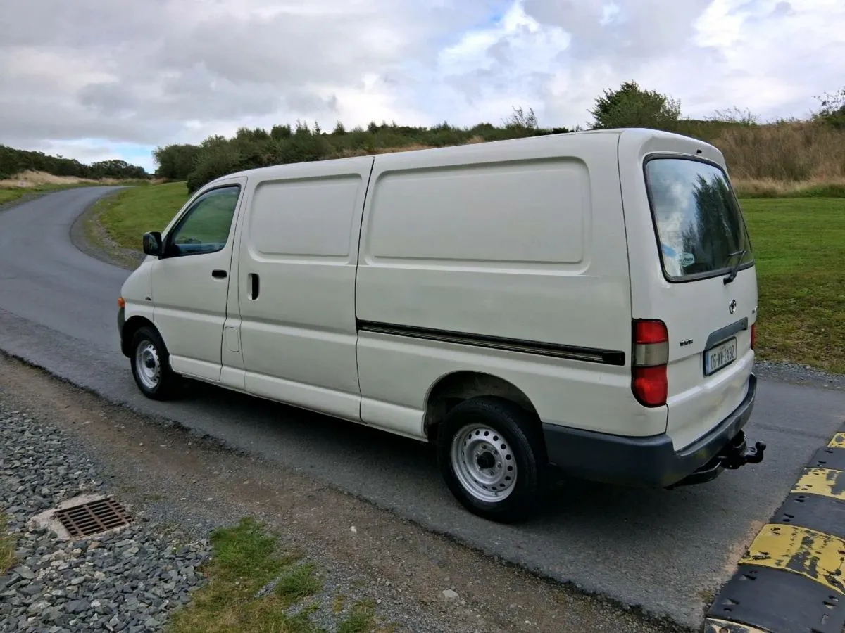 2006 hiace genuine van €5250 - Image 4