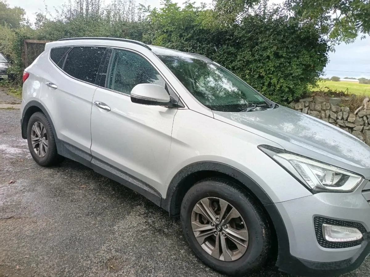 Hyundia santafe' 7 seater - Image 1
