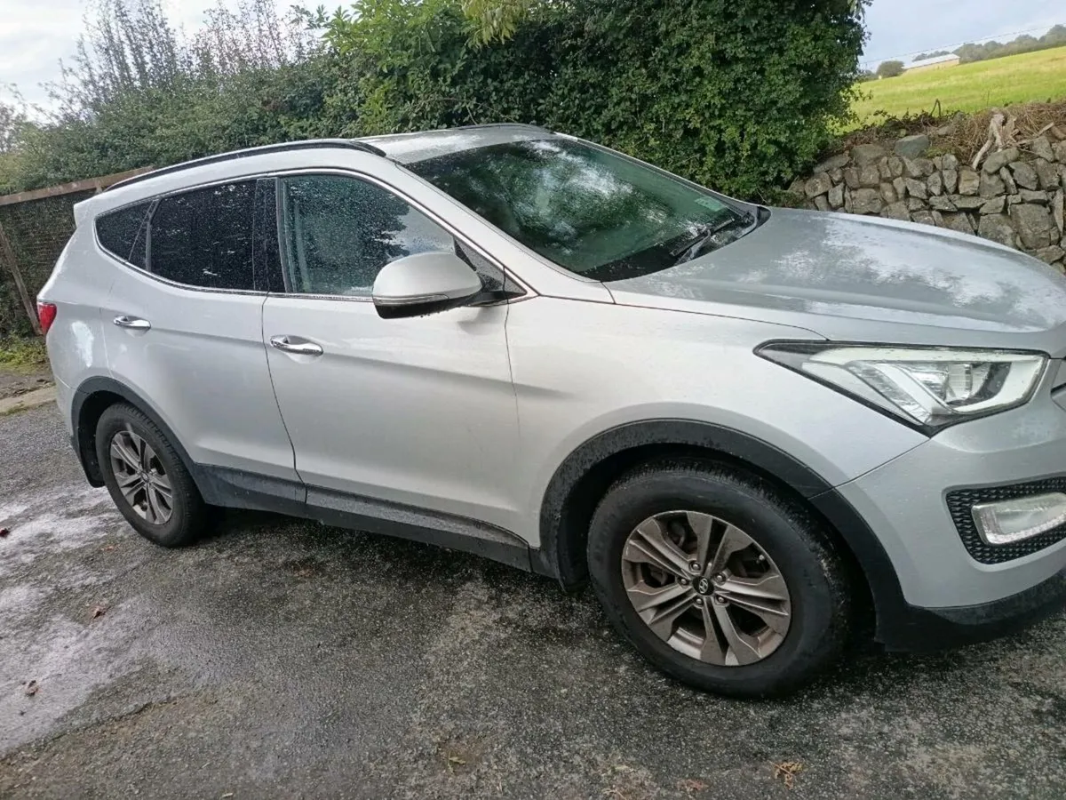 Hyundia santafe' 7 seater - Image 3