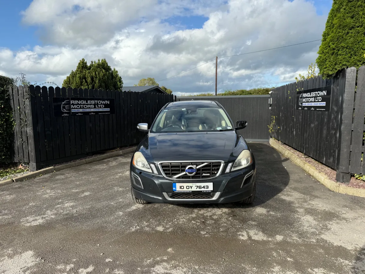 Volvo XC60 2010 - Image 2