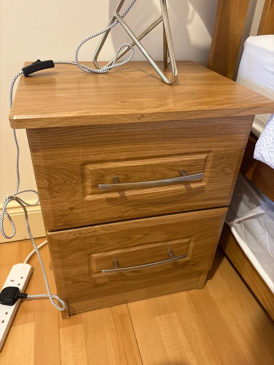 2x perfect bedside lockers - Image 1