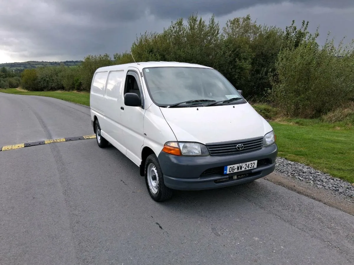 2006 hiace genuine van €5250 - Image 2