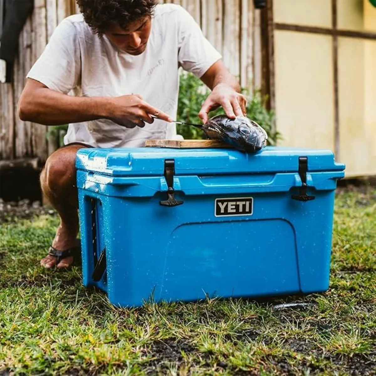 YETI Tundra 45 Cool Box Brand New - Image 2