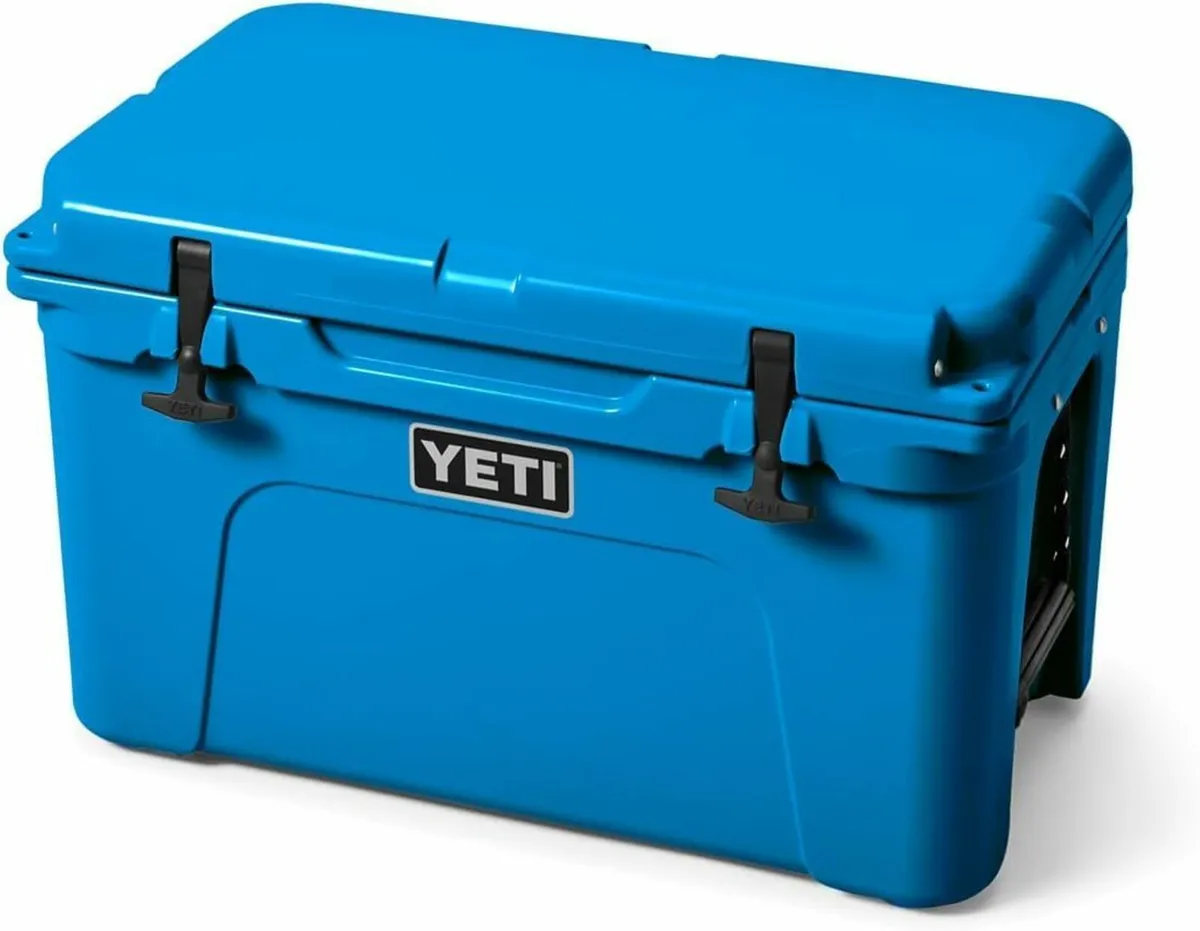 YETI Tundra 45 Cool Box Brand New - Image 3