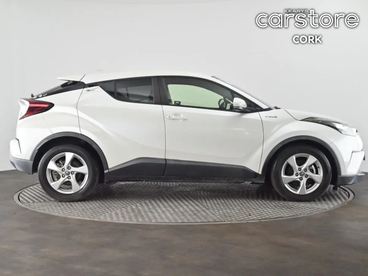 Toyota C-HR 1.8 Hybrid Auto - Image 3