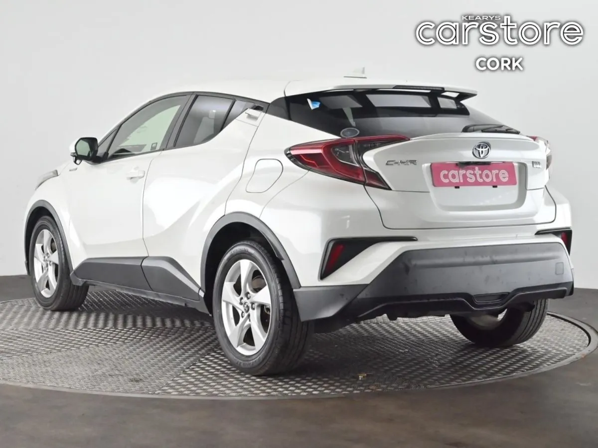 Toyota C-HR 1.8 Hybrid Auto - Image 4