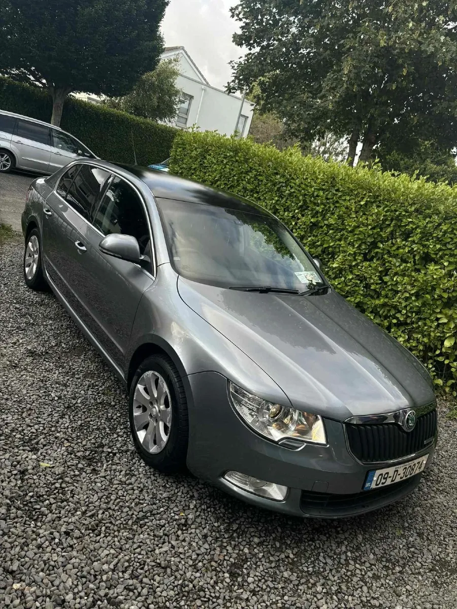 Skoda Superb 2009 - Image 1