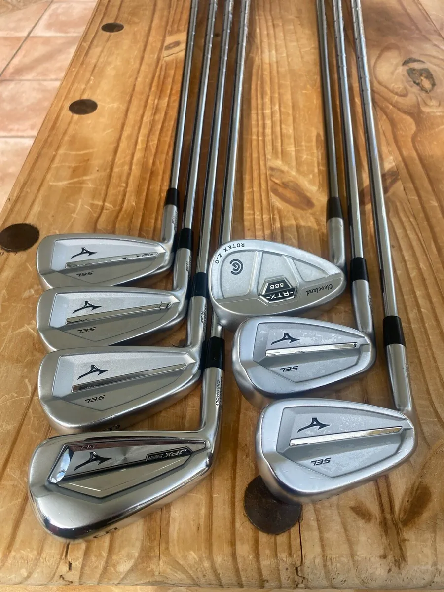 Mizuno JPX 921 SEL irons Left Hand - Image 1