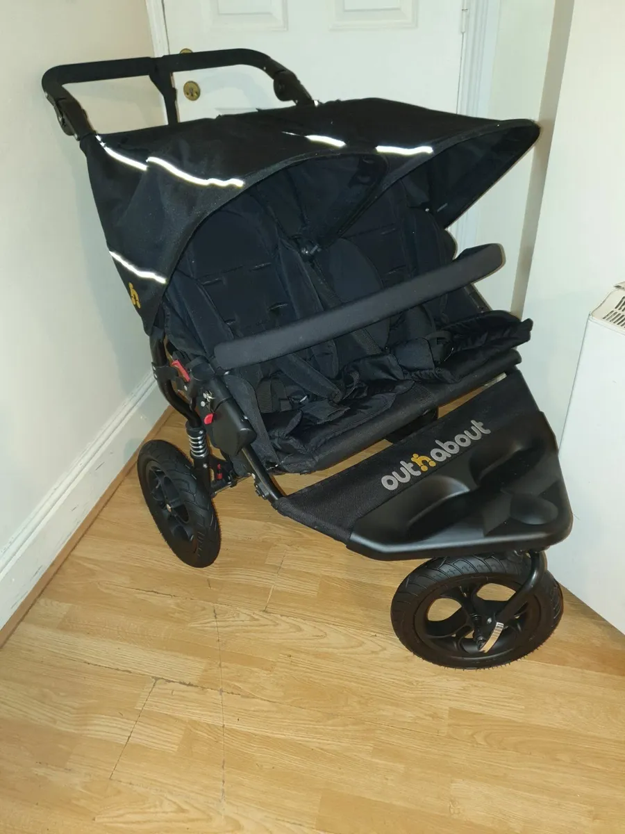 SUPER CLEAN Out N About Double stroller - Image 4