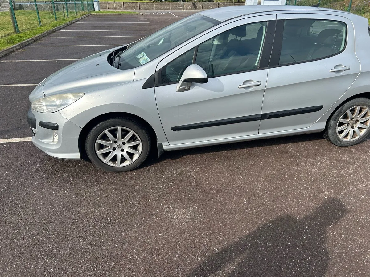 Peugeot 308 - Image 2