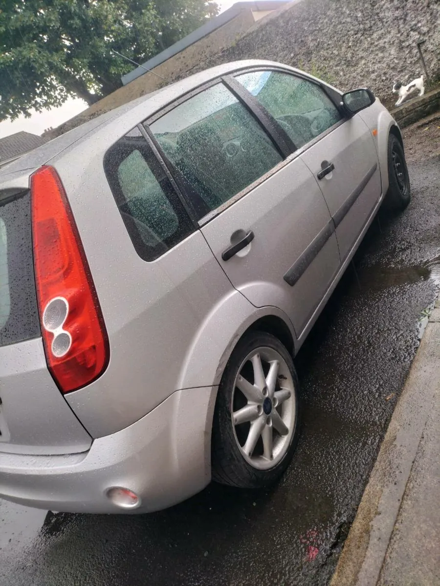 Ford fiesta - Image 2