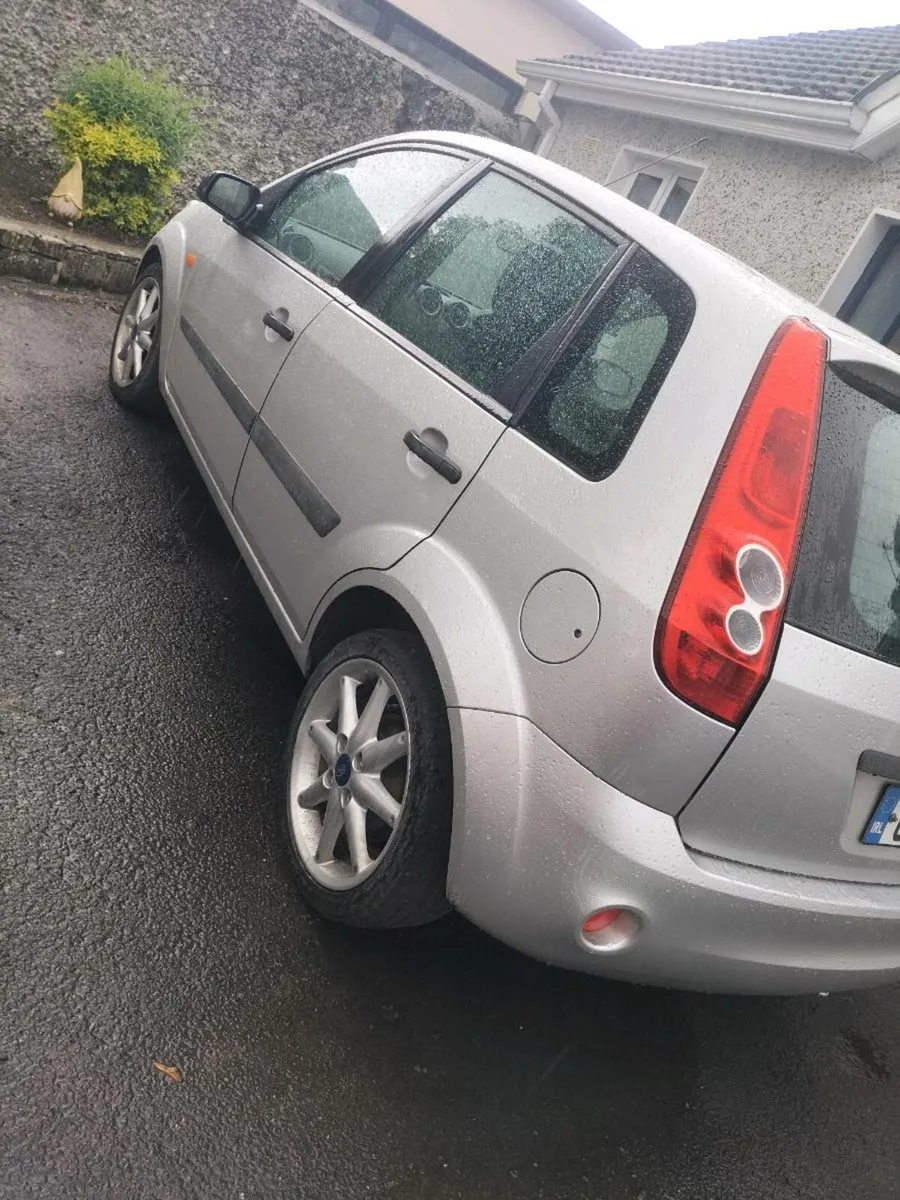 Ford fiesta - Image 4