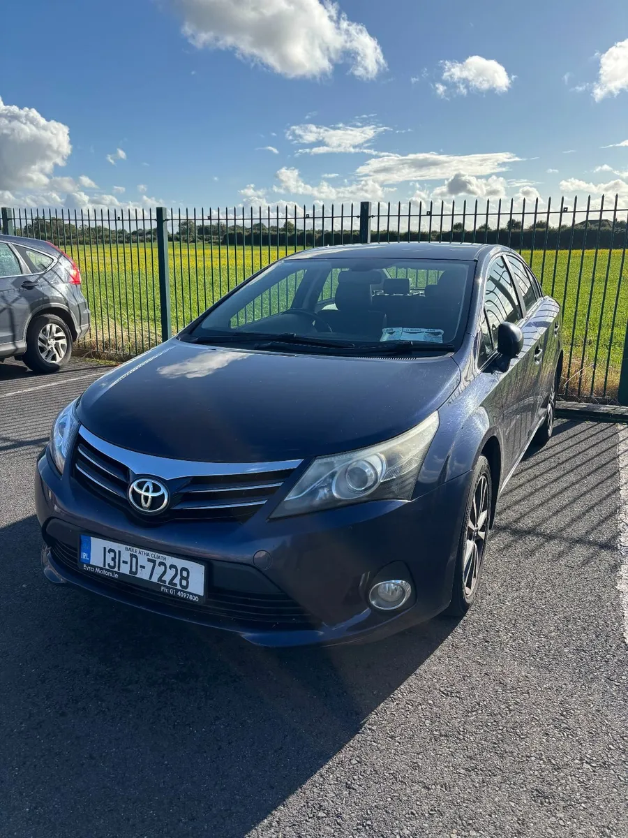 Toyota Avensis 2013 - Image 2