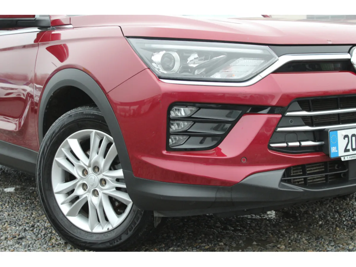 SsangYong Korando 1.6 MT 2WD 4DR - Image 3