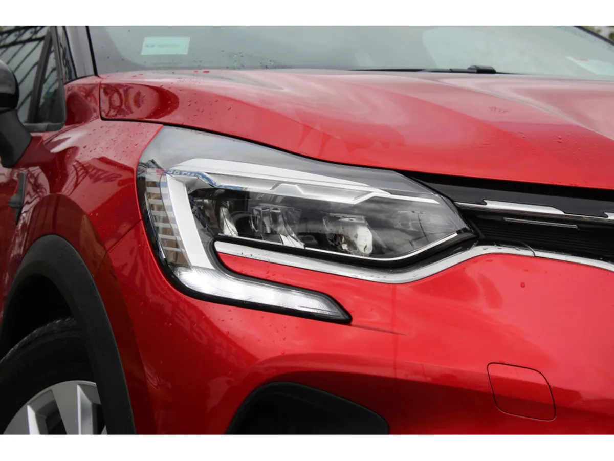 Renault Captur ICONIC DCI 95 MANUAL MY MY19 5DR - Image 2