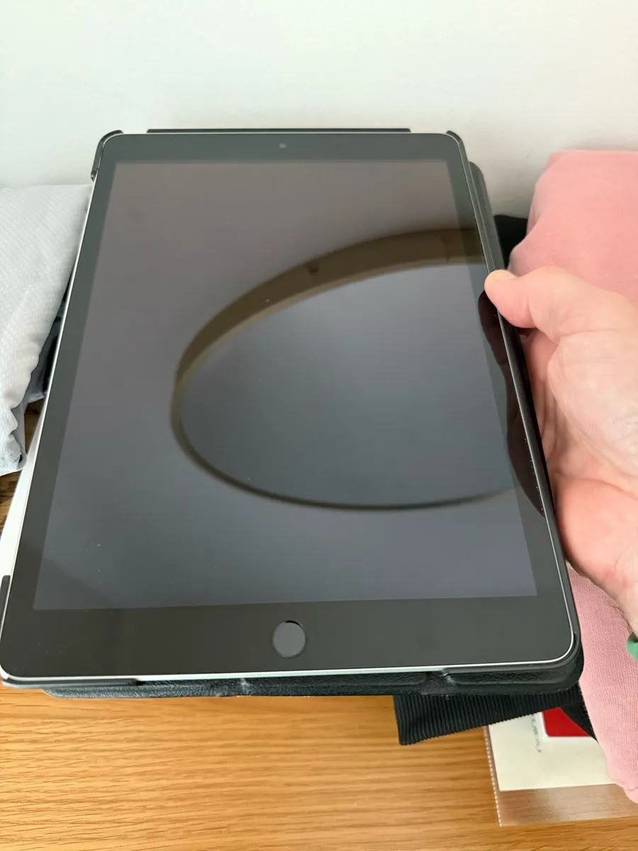 iPad Quick Sale. - Image 1