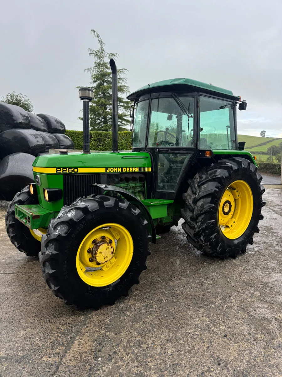 John Deere 2250 - Image 3
