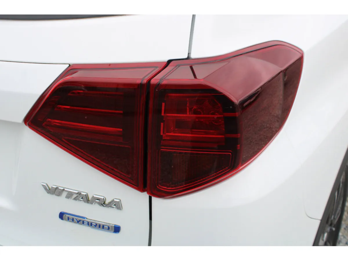 Suzuki Vitara 1.4 B/JET HYBRID SZ5 ALLGRIP *Remain - Image 4