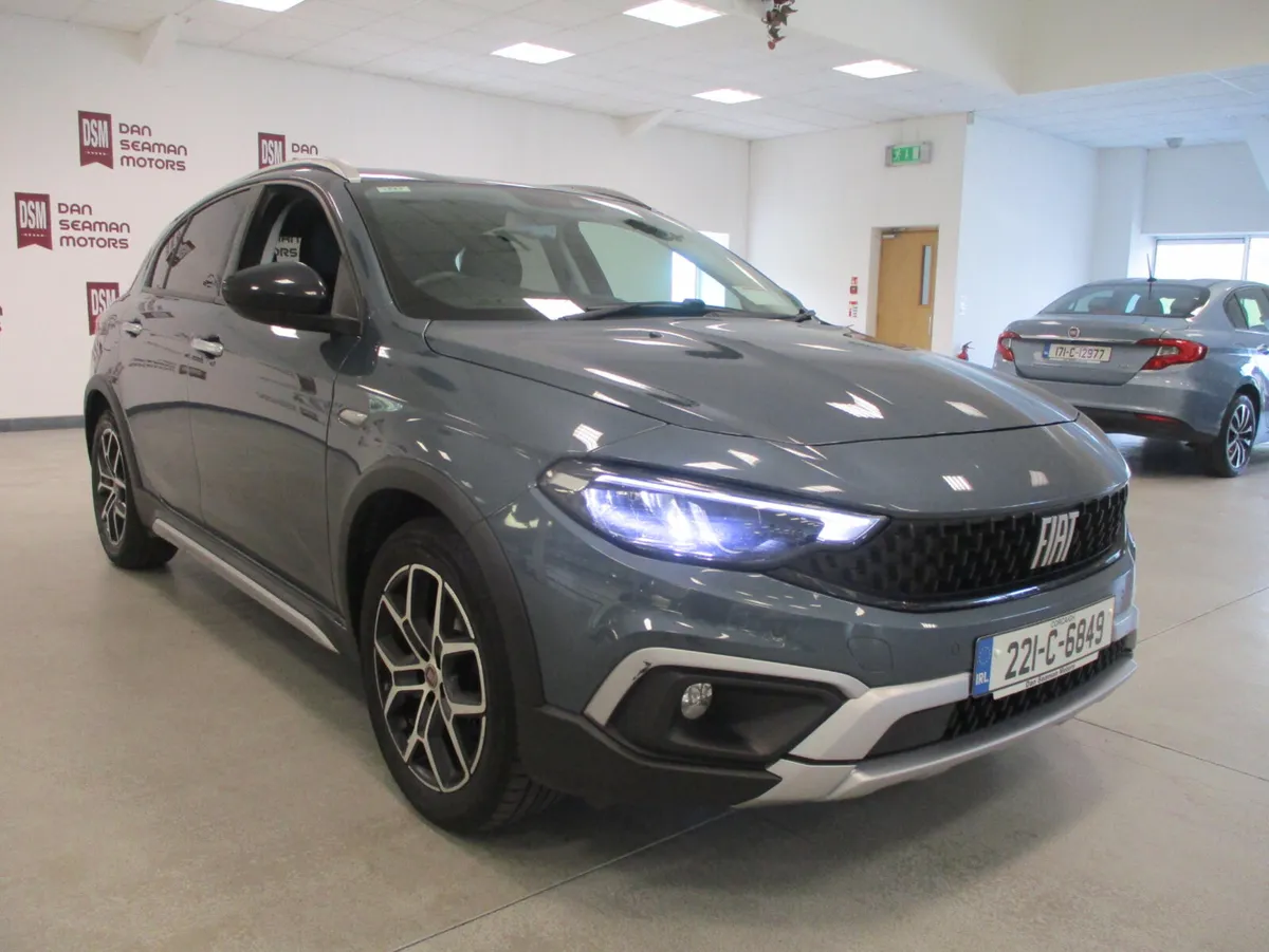 Fiat Tipo CROSS 1.0 PETROL 5 DOOR 2022 - Image 3