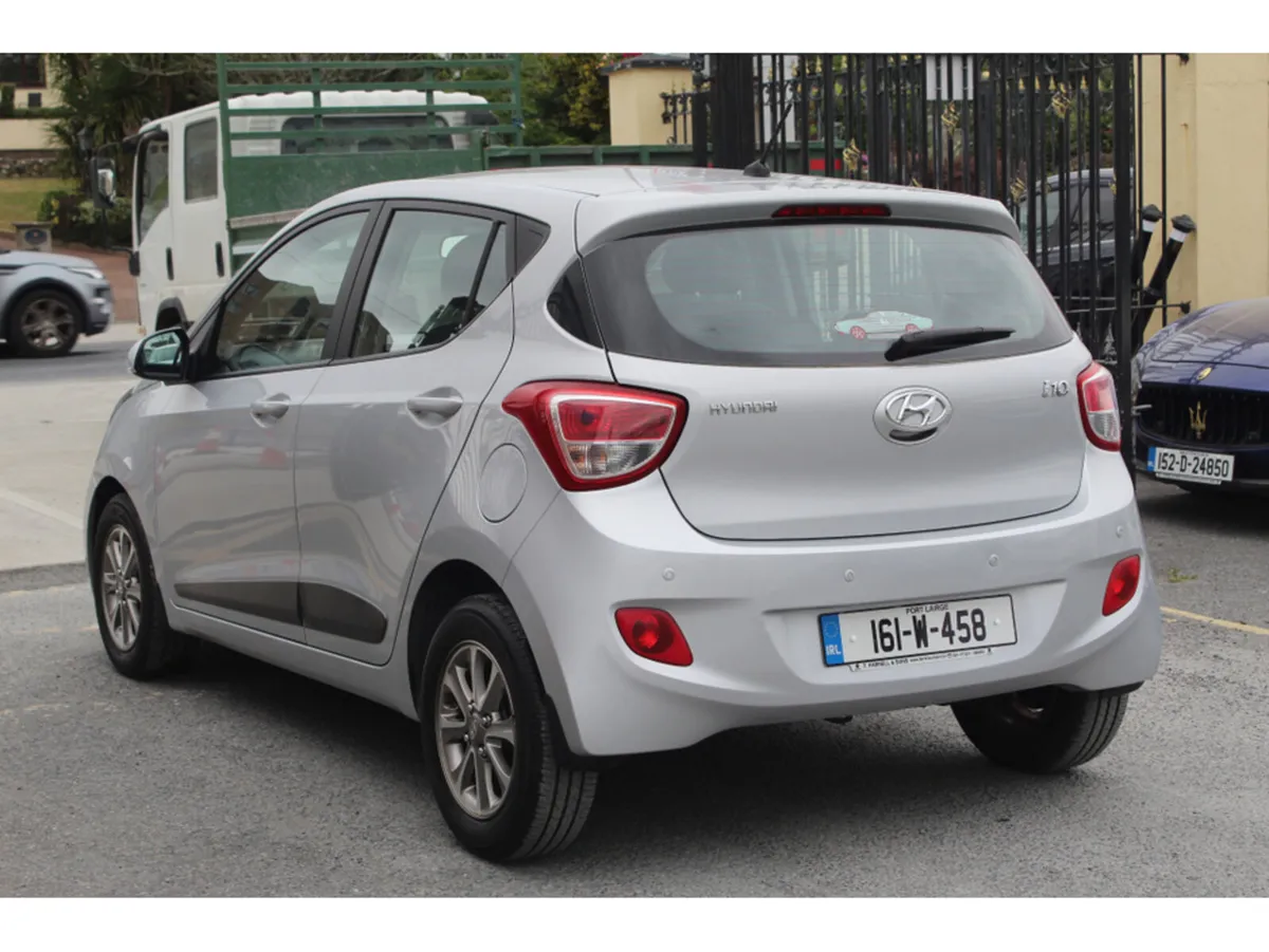 Hyundai i10 MANUAL DELUXE 4DR - Image 3
