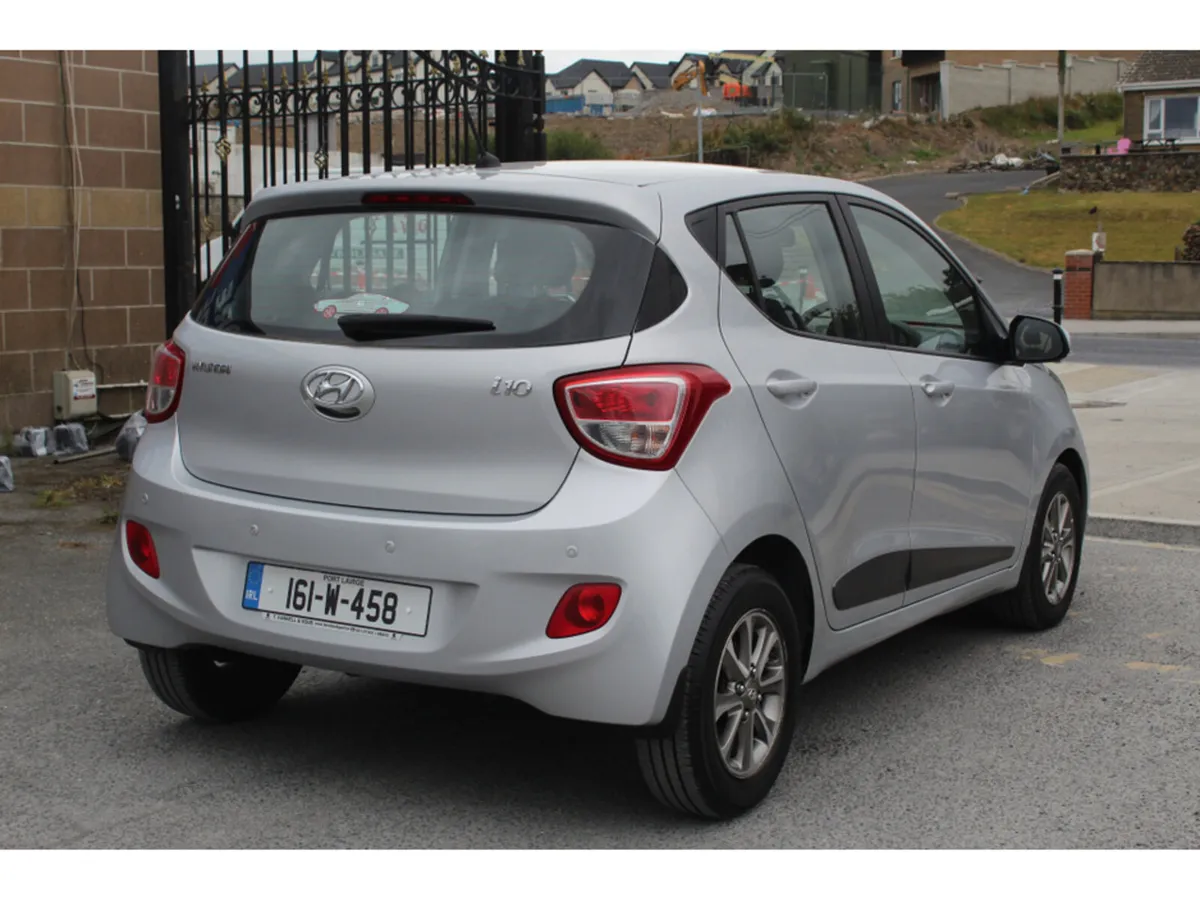 Hyundai i10 MANUAL DELUXE 4DR - Image 4