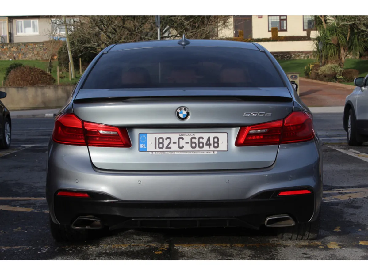 BMW 5-Series 530E M SPORT 4DR AUTO *Light Interior - Image 3