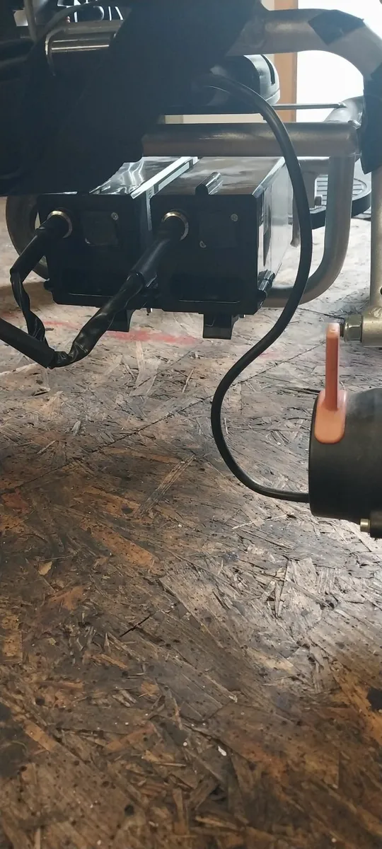 Electric wheelchair - Image 2