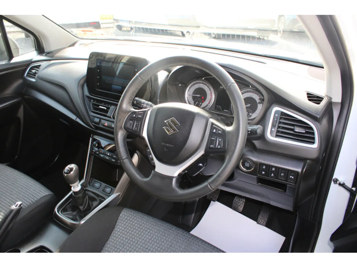 Suzuki SX4 S-Cross 1.4 BOOSTERJET Hybrid Motion *R - Image 2