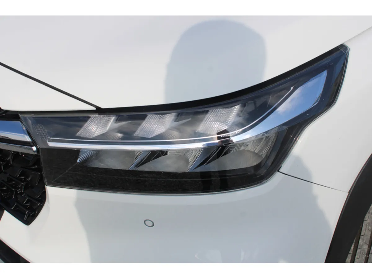 Suzuki SX4 S-Cross 1.4 BOOSTERJET Hybrid Motion *R - Image 3