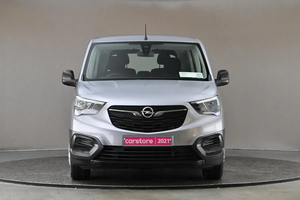 Opel Combo 1.5 Turbo D Life 100BHP 6spd Energy XL - Image 2